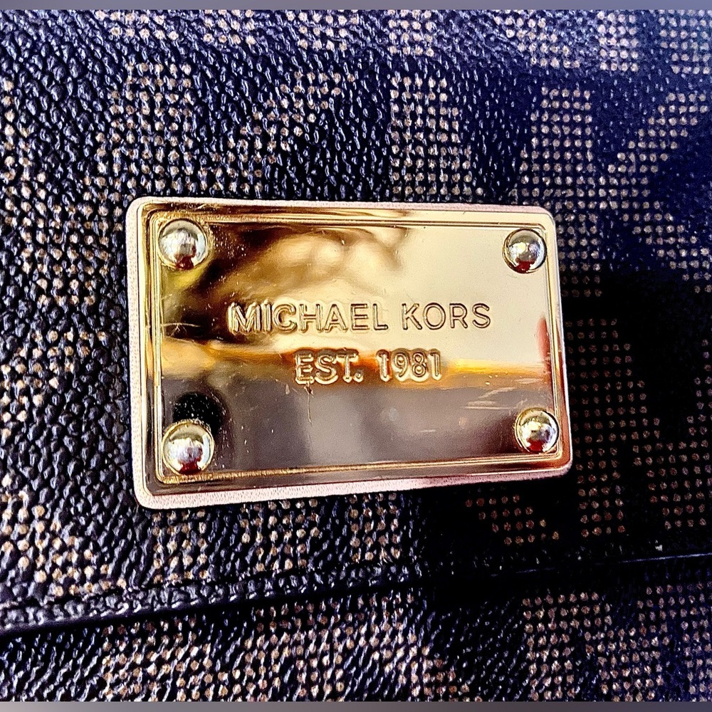 MICHAEL KORS | Purse | Brown Crossbody Bag with Gold Metal Hardware - Picture 5 of 16